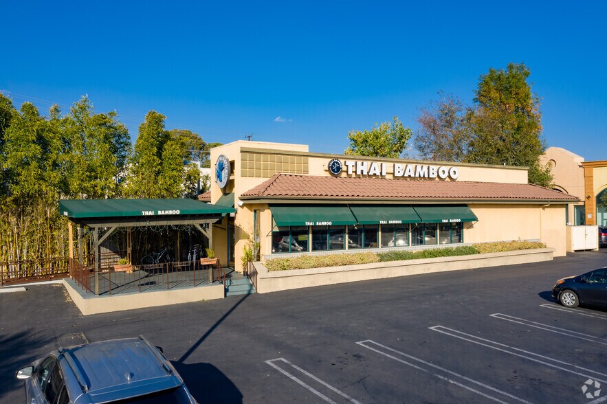 More Photos Of 8940-9080 Tampa Ave, Northridge Unknown For Lease