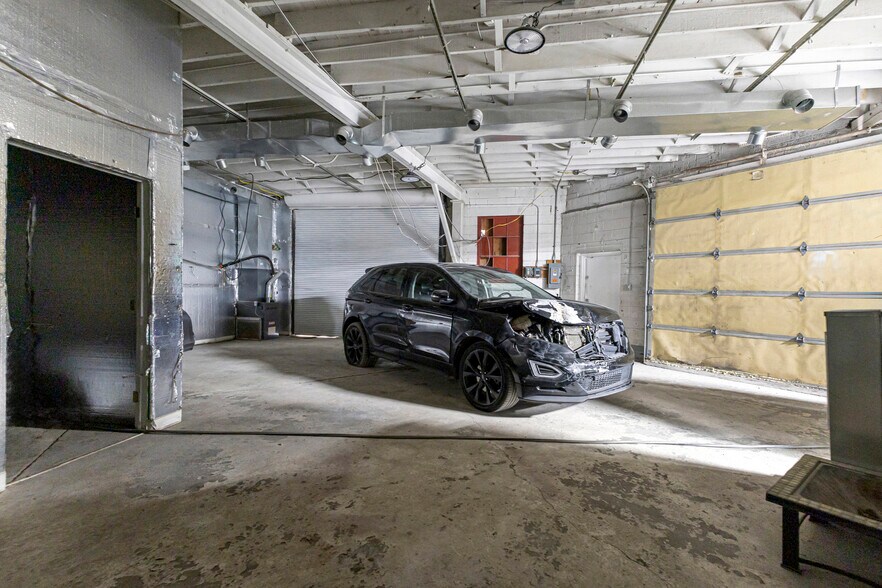 More Photos Of 5420 Oakman Blvd, Dearborn Warehouse For Sale