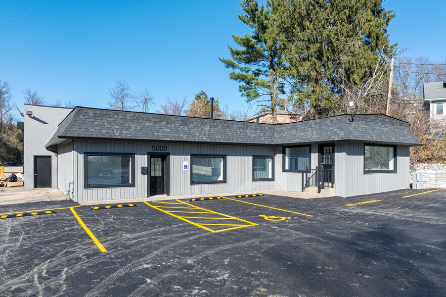 More Photos Of 5000 Steubenville Pike, McKees Rocks Warehouse For Lease