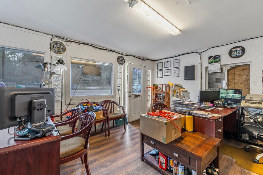 More Photos Of 1128 Main St, Longmont General Retail For Sale