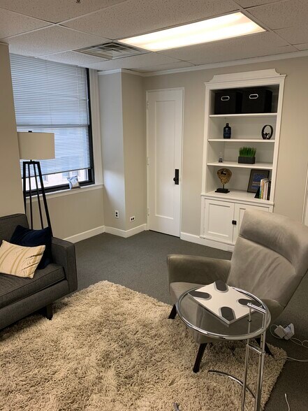 More Photos Of 255 S 17th St, Philadelphia Medical For Lease