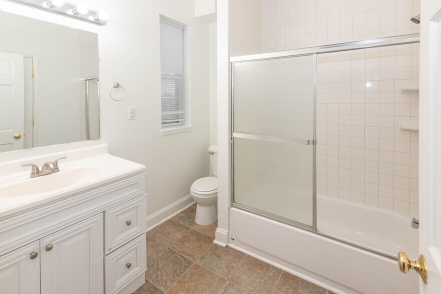 More Photos Of 2445 Lakeview Ave, Baltimore Apartments For Sale