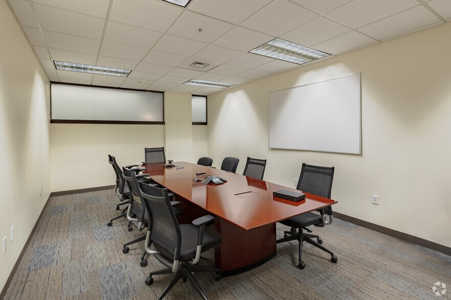 More Photos Of 4300 Fashion Square Blvd, Saginaw Office For Lease