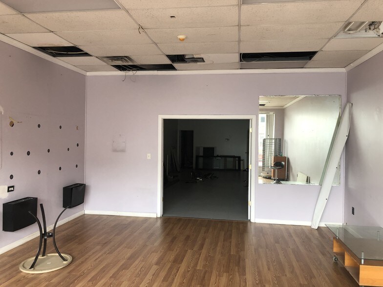 More Photos Of 5611 Bergenline Ave, West New York Storefront Retail Office For Sale