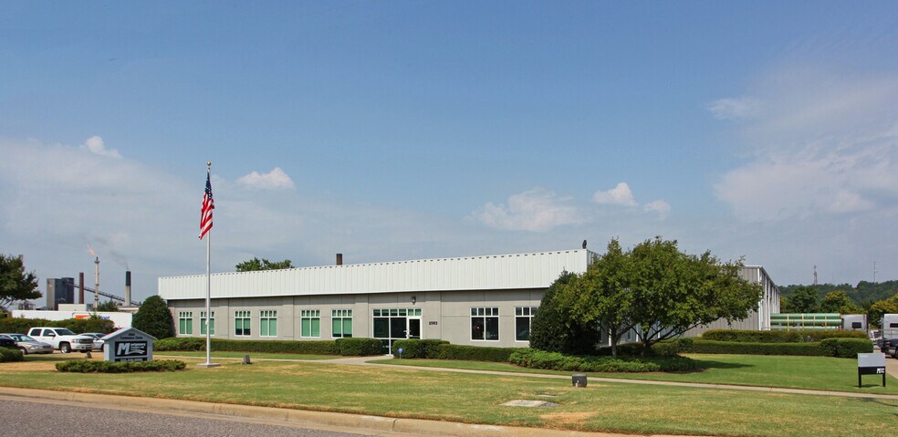 More Photos Of 2563 Commerce Cir, Birmingham Unknown For Lease
