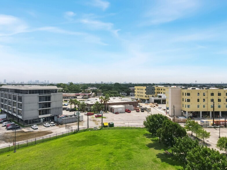 More Photos Of 6430 Hillcroft Ave, Houston Medical For Sale