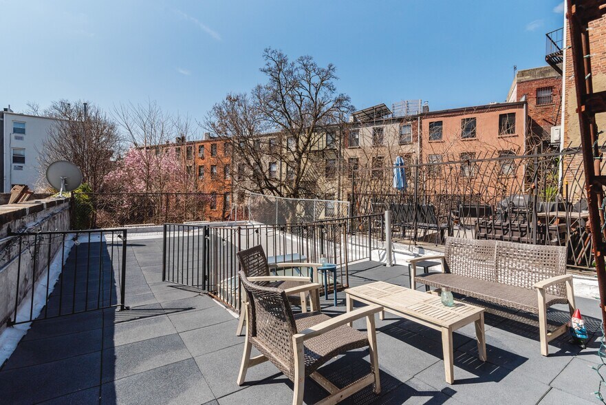 More Photos Of 946 Fulton St, Brooklyn Apartments For Sale
