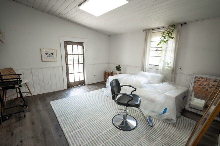 More Photos Of 577 Main st, Lexington Flex For Sale
