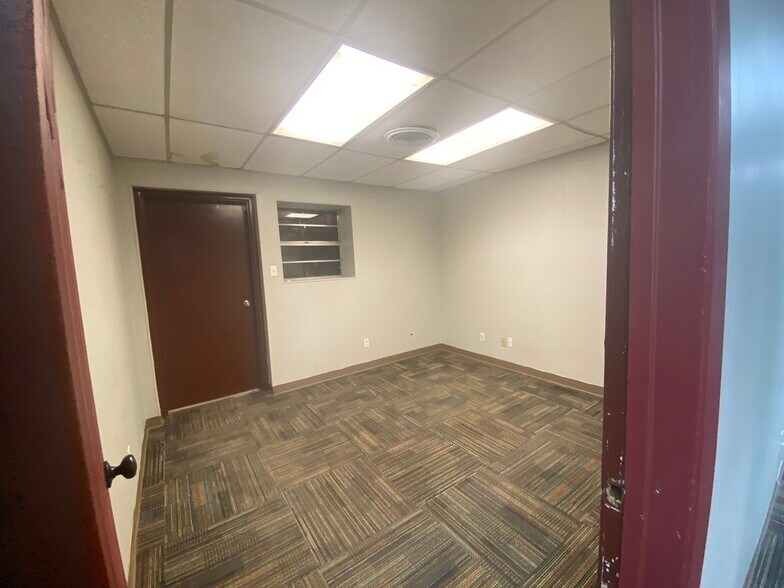 More Photos Of 4003 S County Road 1294, Odessa Warehouse For Lease