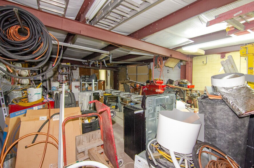 More Photos Of 1108 Pickett Rd, Norfolk Flex For Sale