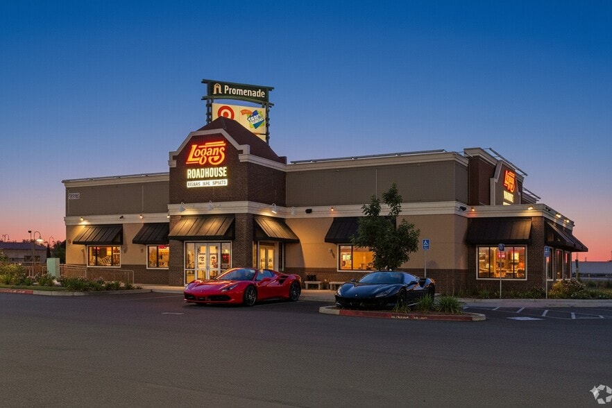 Primary Photo Of 3698 N Freeway Blvd, Sacramento Restaurant For Lease