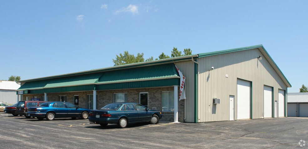 Primary Photo Of 2803 Packerland Dr, Green Bay Warehouse For Lease
