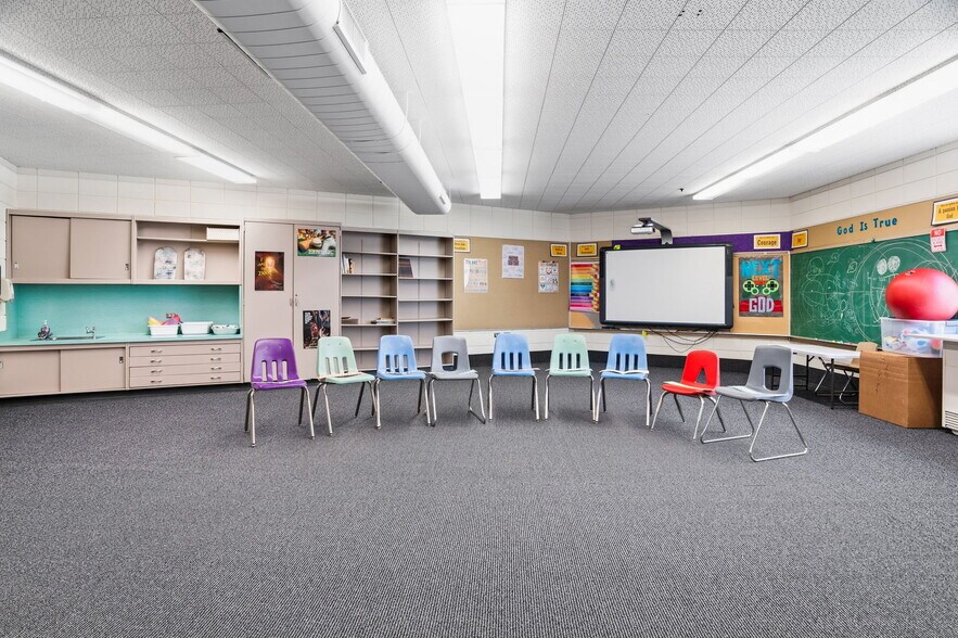 More Photos Of 2201 W 108th St, Bloomington Daycare Center For Lease