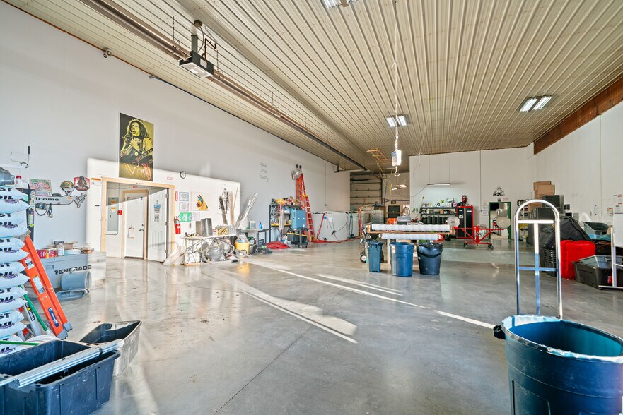 More Photos Of 7795 Thorpe Rd, Bozeman Industrial For Sale
