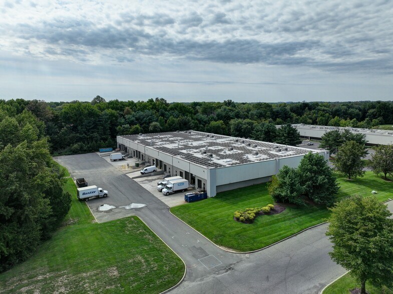 More Photos Of 202 Commerce Dr, Moorestown Warehouse For Lease