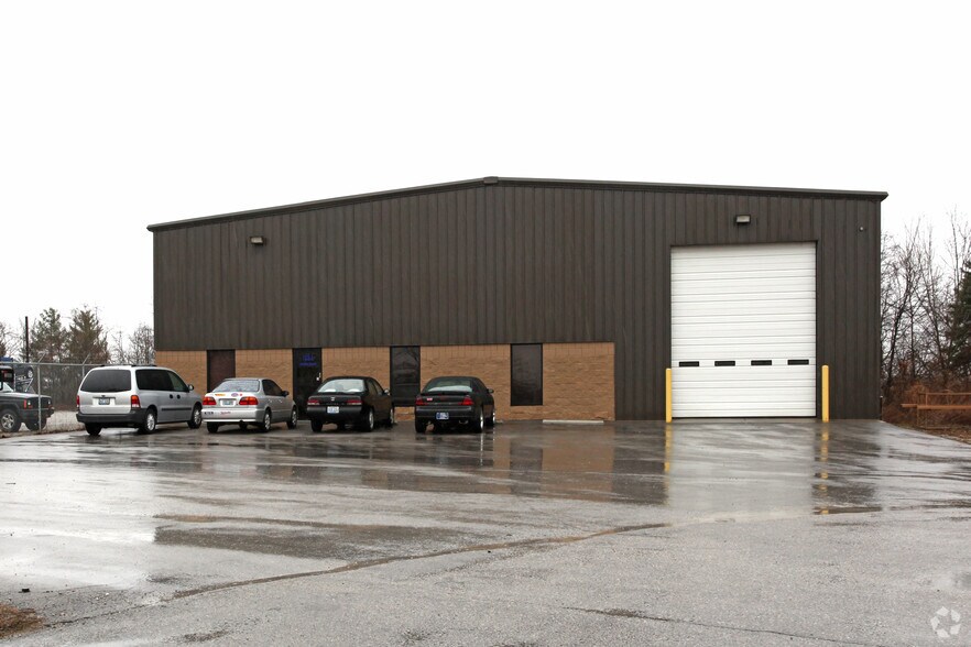 More Photos Of 1234 Bringham Dr, Sellersburg Warehouse For Sale