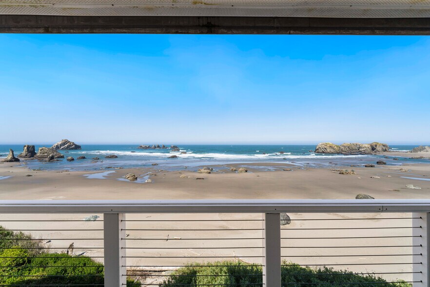 More Photos Of 1865 Beach Loop Dr, Bandon Hotel For Sale