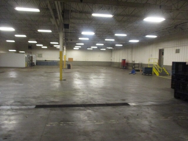 More Photos Of 1985 E Laketon Ave, Muskegon Manufacturing For Sale