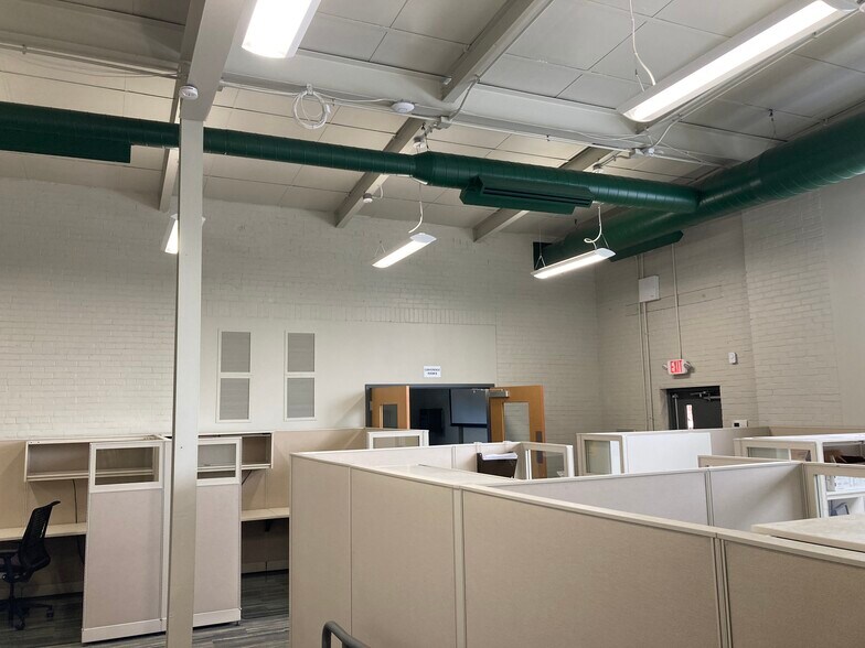 More Photos Of 2151 Greenwood St, Harrisburg Office For Lease