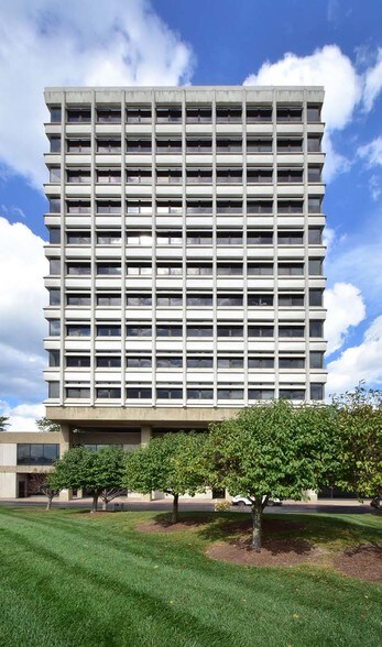 More Photos Of 20600 Chagrin Blvd, Shaker Heights Office For Sale