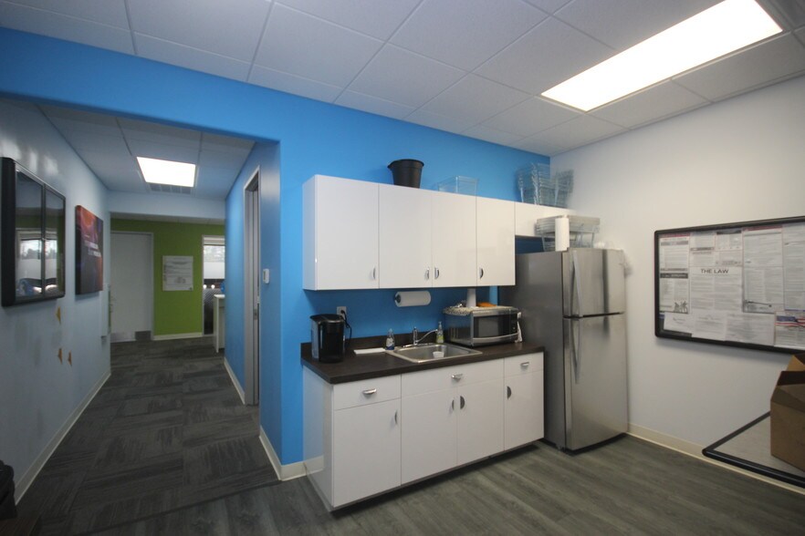 More Photos Of 1609 W Arlington Blvd, Greenville Medical For Lease
