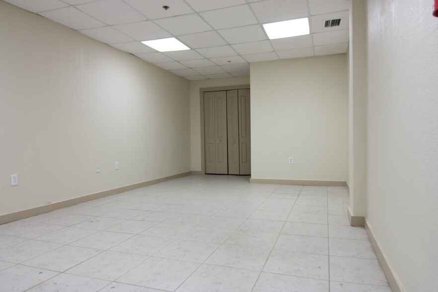 More Photos Of 7212-7298 NW 25th St, Miami Warehouse For Lease