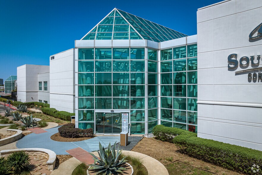 More Photos Of 9700-9702 Bissonnet St, Houston Office For Sale