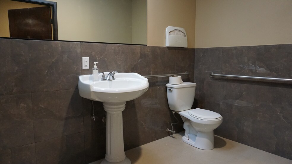 More Photos Of 301-311 W Civic Center Dr, Santa Ana Office For Lease