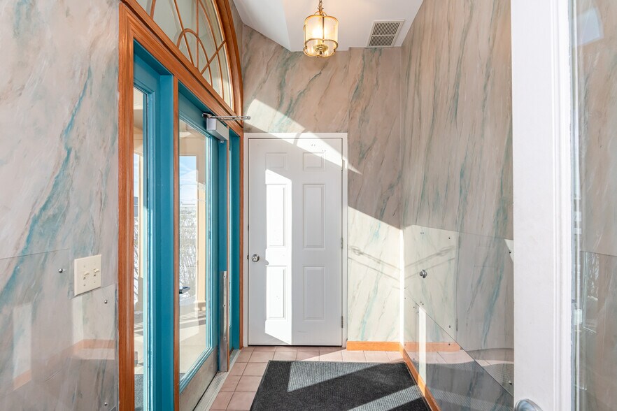 More Photos Of 1752 W High St, Piqua Medical For Sale