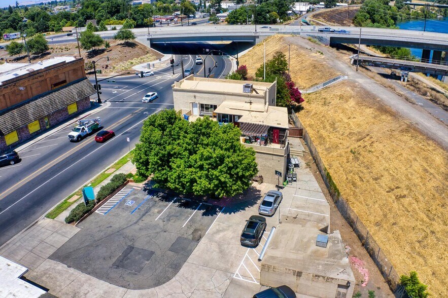 More Photos Of 563 2nd St, Yuba City Office For Sale