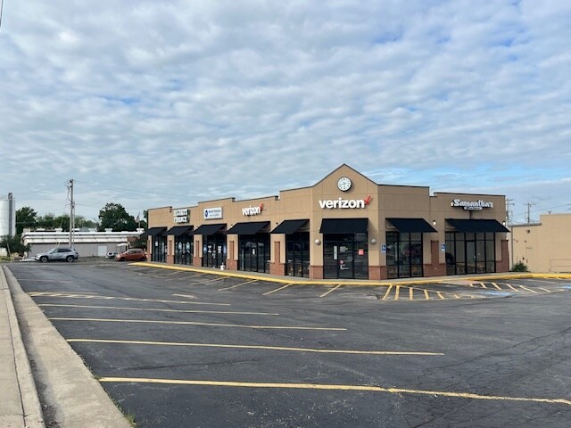 Primary Photo Of 122-130 Corum Rd, Excelsior Springs General Retail For Lease