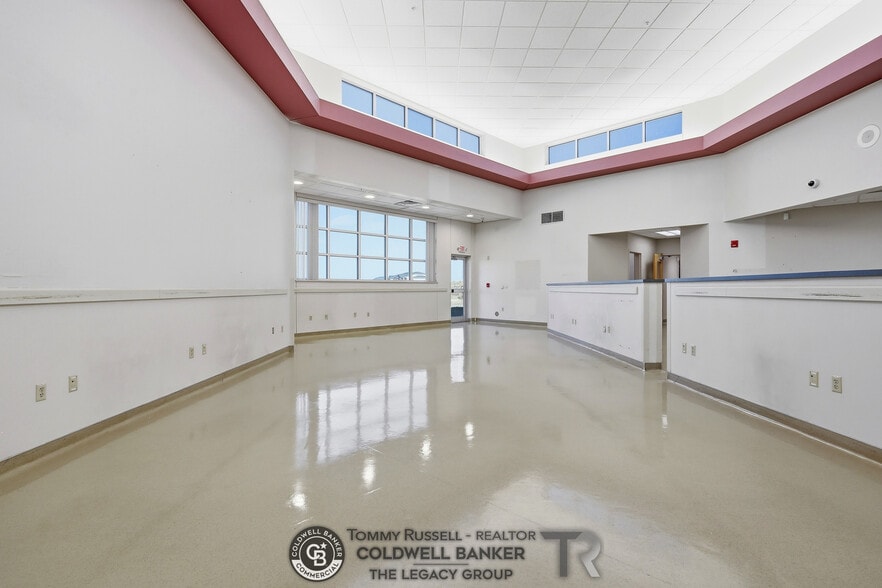 More Photos Of 733 Landmark Dr, Casper Medical For Sale