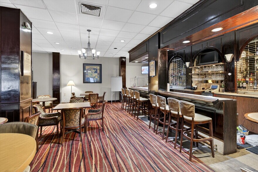 More Photos Of 3 Watervliet Avenue Ext, Albany Hotel For Sale