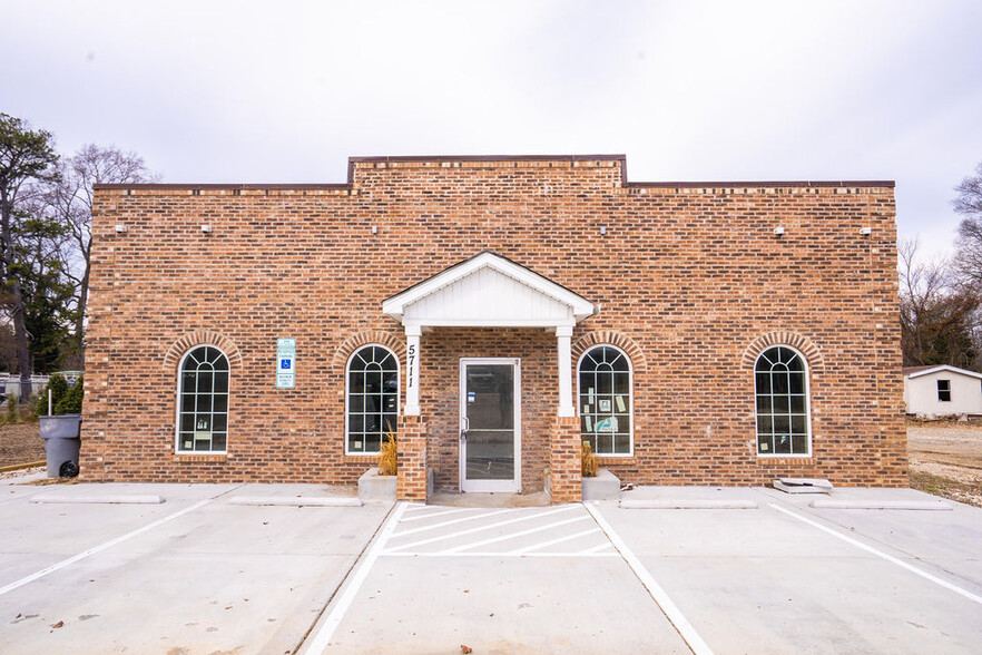 Primary Photo Of 5711 N Tryon St, Charlotte Auto Dealership For Sale