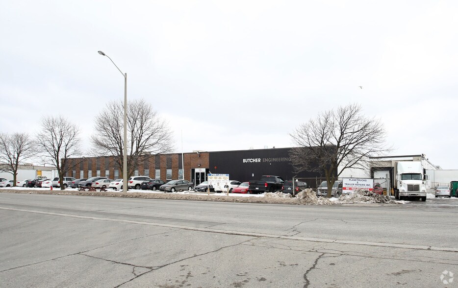 More Photos Of 120 Orenda Rd, Brampton Warehouse For Lease