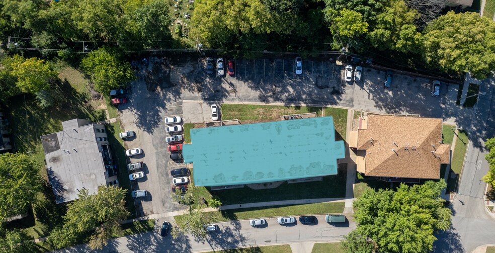 More Photos Of 1733 W 24th St, Lawrence Apartments For Sale