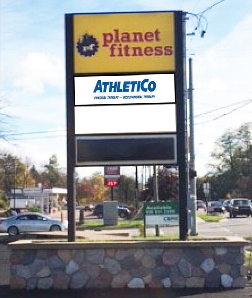 More Photos Of 2807 Lake Michigan Dr NW, Grand Rapids General Retail For Lease