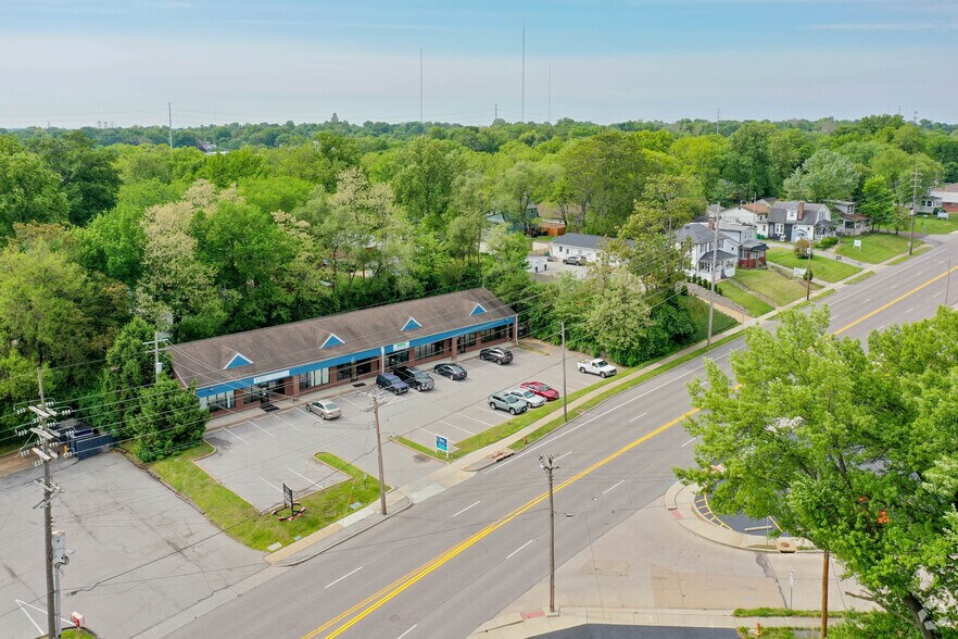 More Photos Of 7508-7514 Big Bend Blvd, Shrewsbury Office For Lease