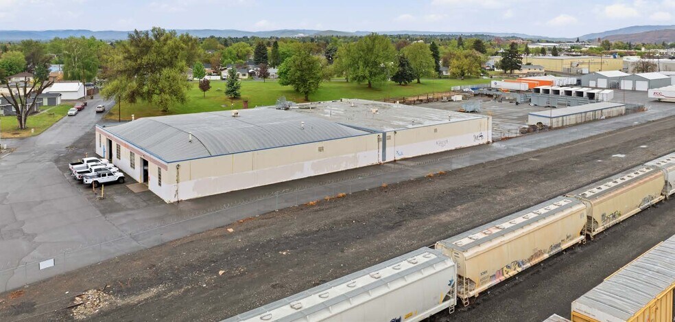 More Photos Of 71 W Arlington St, Yakima Service For Sale
