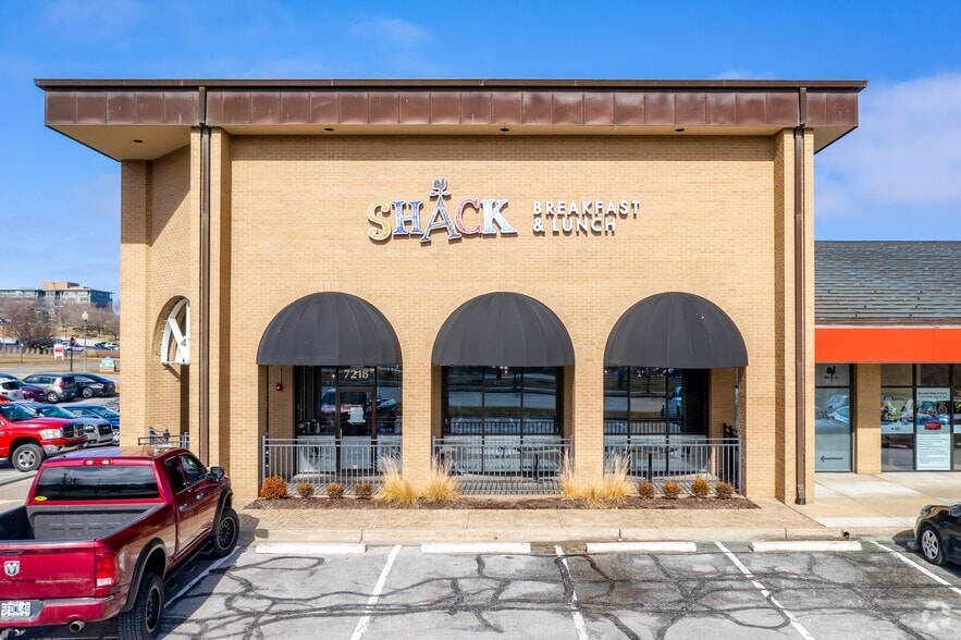 More Photos Of 7100 W College Blvd, Overland Park Storefront Retail Office For Lease