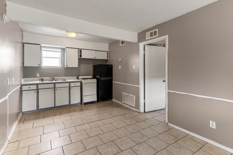 More Photos Of 1031 N Sumner St, Pampa Apartments For Sale