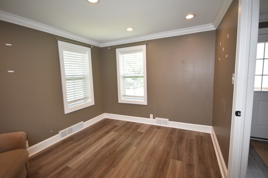 More Photos Of 309 White Horse Pike, Haddon Heights Office For Sale