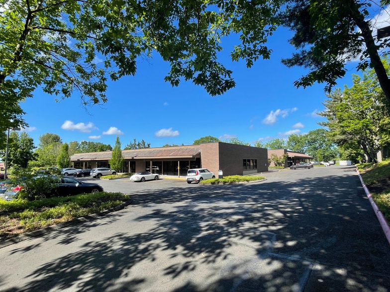 More Photos Of , Wilsonville Office For Sale