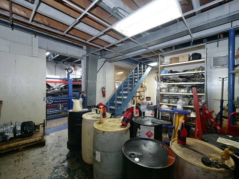 More Photos Of 5000 W Cermak Rd, Cicero Auto Repair For Sale