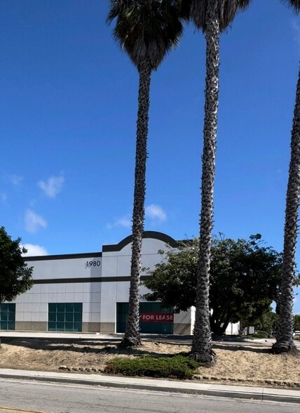 More Photos Of 1980 Goodyear Ave, Ventura Warehouse For Lease