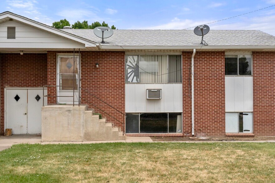 More Photos Of 115 S 18th Ave, Brighton Apartments For Sale