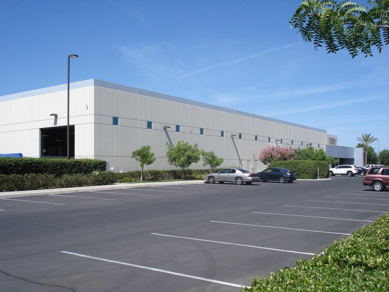 More Photos Of 998 N Temperance Ave, Clovis Manufacturing For Sale
