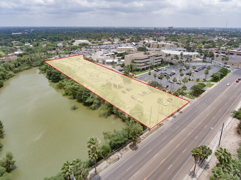 More Photos Of 864 Central Blvd, Brownsville Medical For Sale