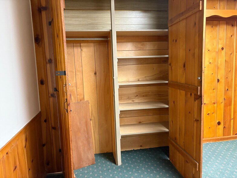 More Photos Of 108 E High Ave, New Philadelphia Office For Lease