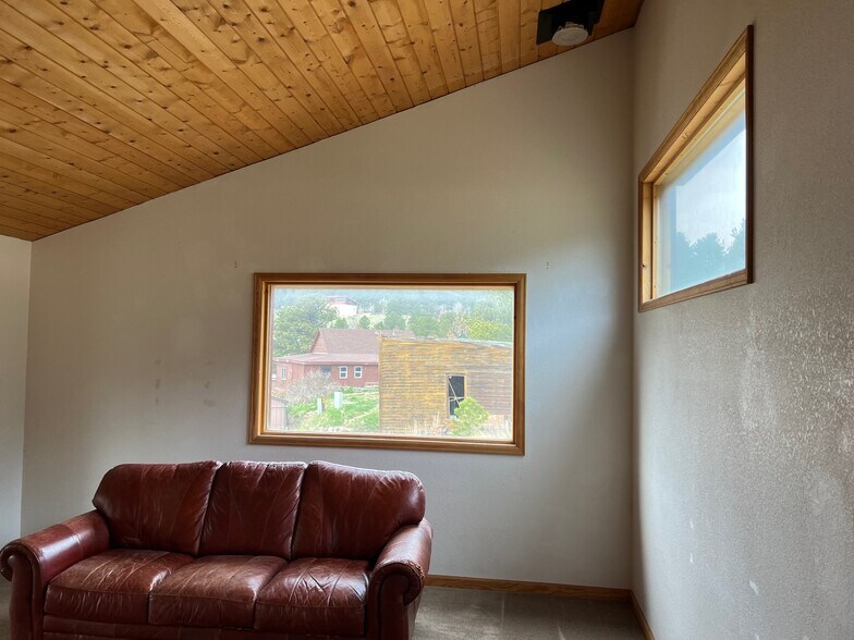 More Photos Of 41 Main St, Rollinsville Freestanding For Sale